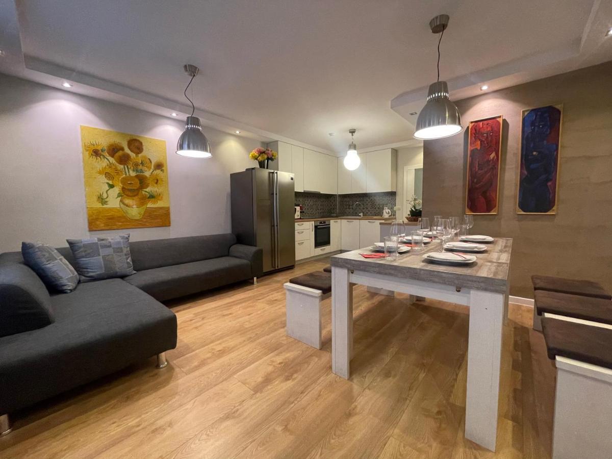 Luxury Apartments In Top City Center Varna 2 Exteriör bild