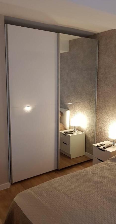 Luxury Apartments In Top City Center Varna 2 Exteriör bild
